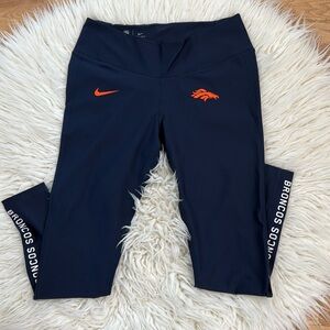 NWOT Women’s Nike navy blue Denver Broncos leggings size L